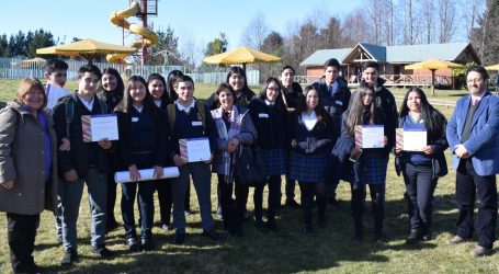 Victoria : jóvenes liceanos asesoraron  a empresarios locales