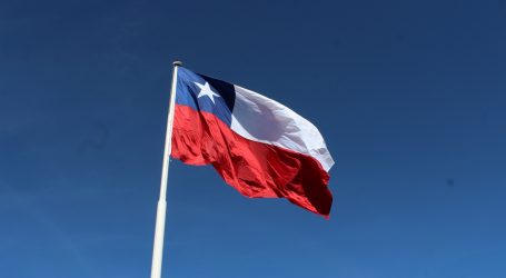 Pucón una tradición que llegó para quedarse, izamiento de bandera gigante