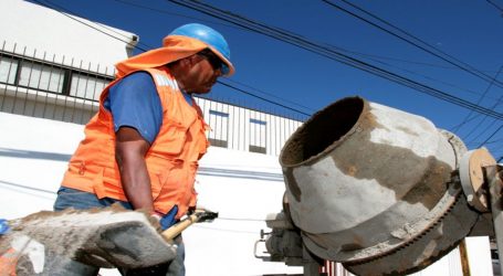 Cadem: el 61% cree que la economía está  estancada o en retroceso