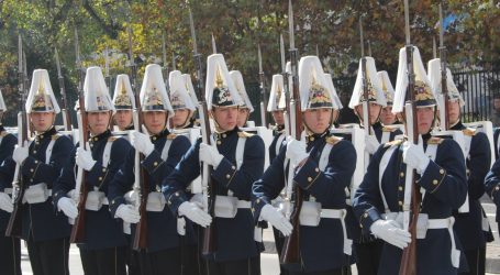 Grupo Luksic financia estudios de oficiales del Ejército en las universidad de Georgetown y Harvard