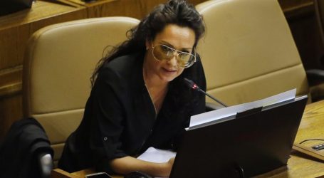Marisela Santibáñez firma como nueva militante del Partido Comunista