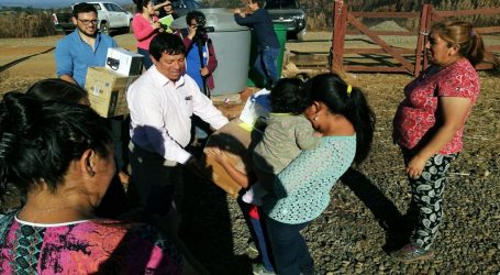 Municipalidad de Saavedra entregó kits de emergencia a familias damnificadas por incendios en Chol Chol