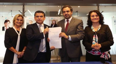 Presidente del Senado firma convenio con el Consejo para la Transparencia