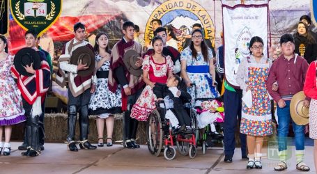 Talento y gracia en comunal escolar de cueca en Lautaro