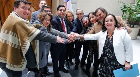 Senadora Aravena lidera defensa de proyecto de Ley que busca eliminar inhabilidades de CORES