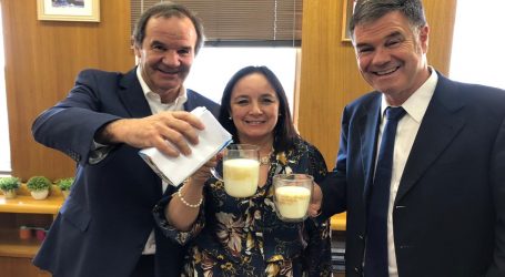 Senadores Aravena y Ossandón destacaron despacho de proyecto que establece etiquetado de la leche
