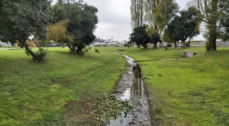 Quintana gestiona solución a vecinos de Labranza que sufrían inundaciones por desborde de canal