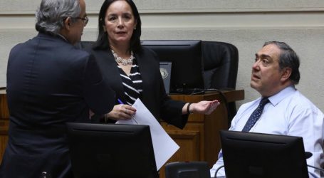 Senadores RN buscan que proyecto que limita reelección de autoridades sea retroactivo