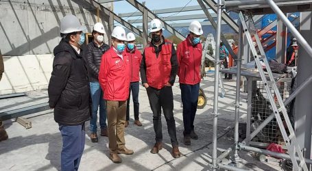 Autoridades regionales inspeccionan el avance de las obras del futuro Hospital de Lonquimay