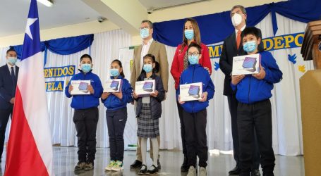 Municipio entrega 2.400 tablets a niños de Temuco y acorta brecha digital