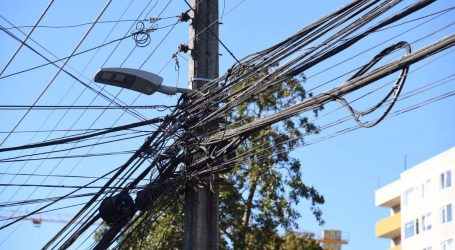 Municipio inicia retiro de “basura aérea” del cableado eléctrico