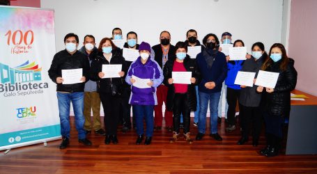 Municipalidad de Temuco certificó a usuarios/as en cursos de alfabetización digital realizados en la Biblioteca Galo Sepúlveda.