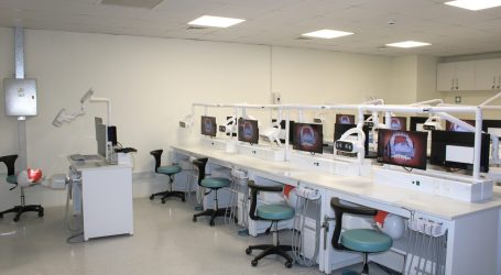 Odontología UFRO inaugura sala de simulación con fantomas para la práctica clínica de estudiantes