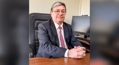 Nuevo director asume liderazgo del Hospital Dr. Hernán Henríquez Aravena